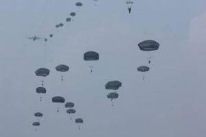 paratroopers