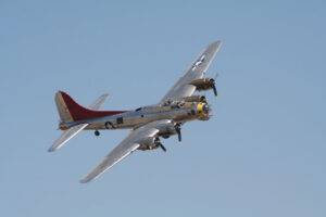 b17 flying fortress bomber